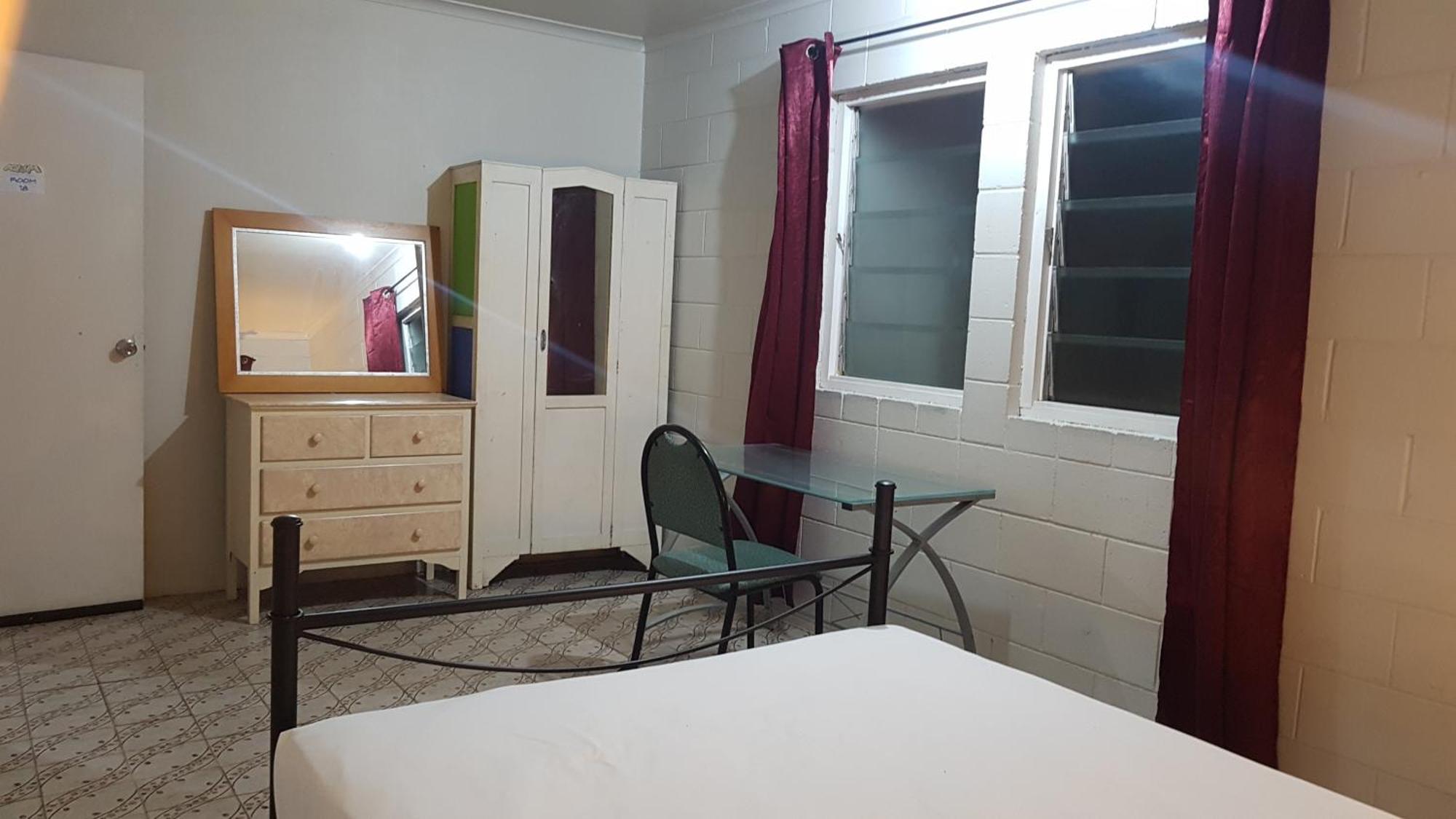 Asylum Cairns Share House Hostel Exterior photo