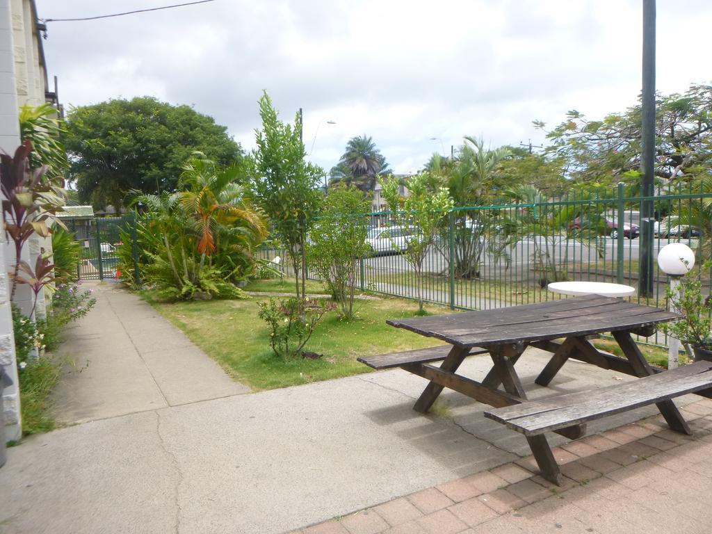 Asylum Cairns Share House Hostel Exterior photo